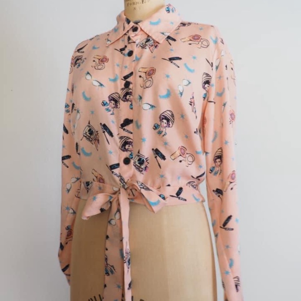 RARE Modcloth Pink Hair Stylist Makeup Print Button-Up Blouse-M - Picture 2 of 3